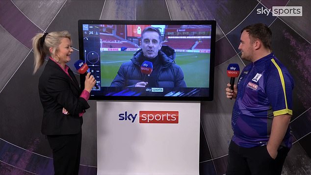 The Man United fan received a message from Gary Neville before facing Raymond van Barneveld