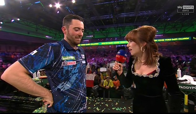 Davies spoke to Humphries on stage on Wednesday after his World Dart Championship win