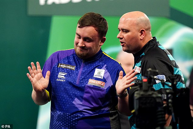 After winning against Rob Cross in the semi-final, Littler enjoyed the applause of the crowd