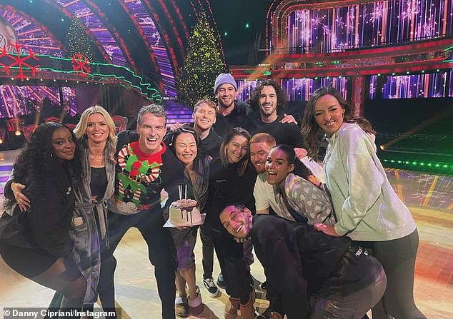 The former rugby great, 36, who recently split from his wife Victoria, shared a sweet group photo of all the contestants who took part in the show last month