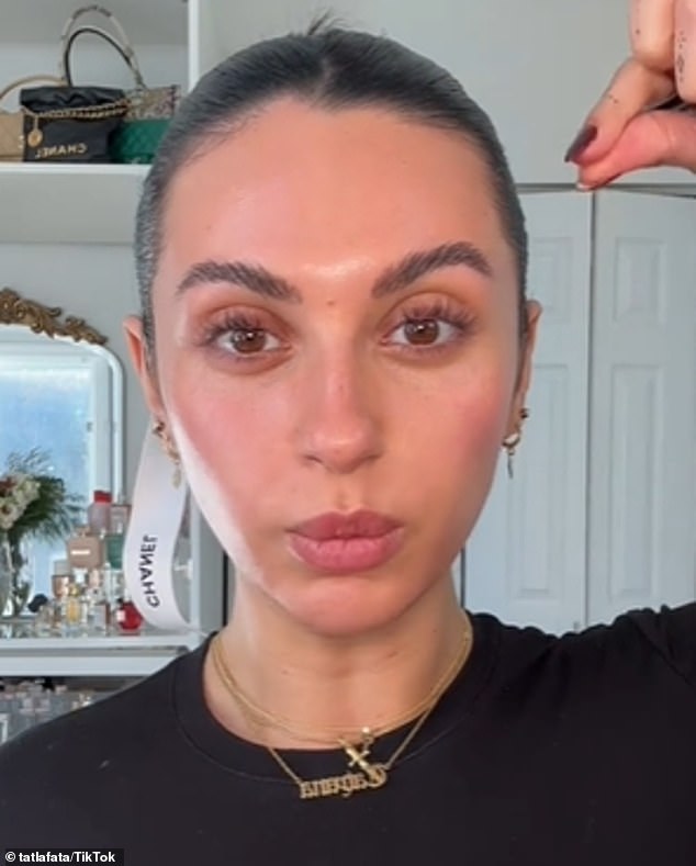 1704391677 583 Beauty guru reveals three simple makeup hacks that will give