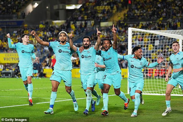 Ilkay Gundogan's injury-time penalty earned Barcelona a 2-1 comeback win in Las Palmas