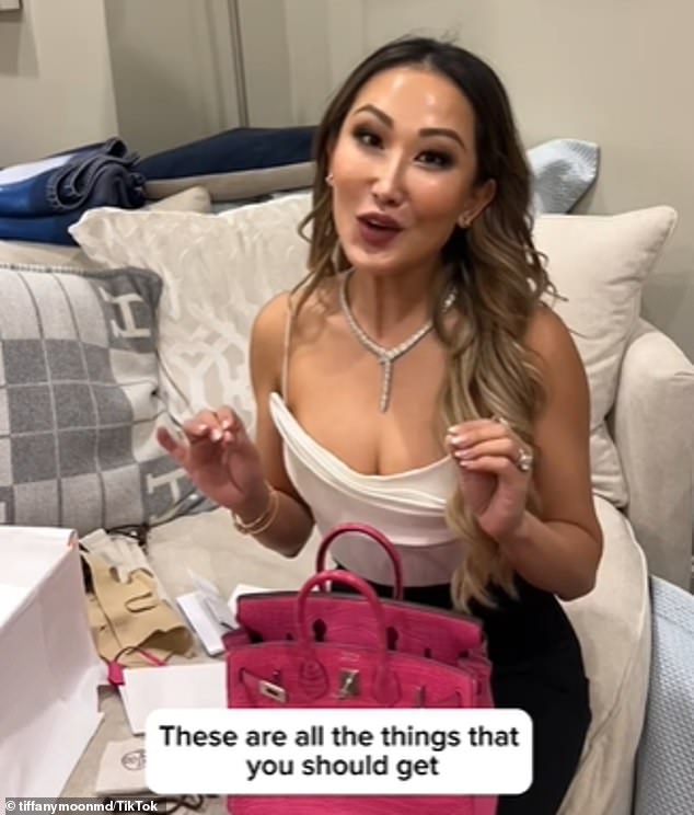 She showed viewers each item that came in the box along with the expensive purchase