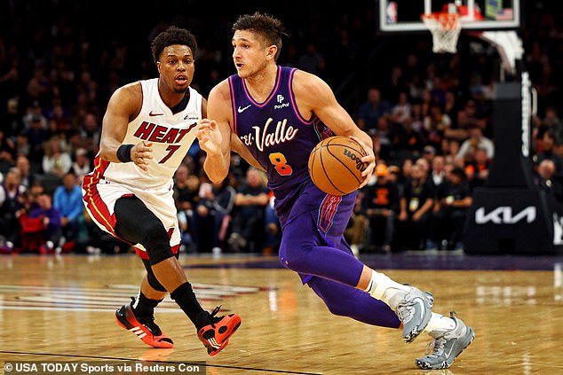 Grayson Allen (8) led the way for the Suns with 31 points, including nine made three-pointers