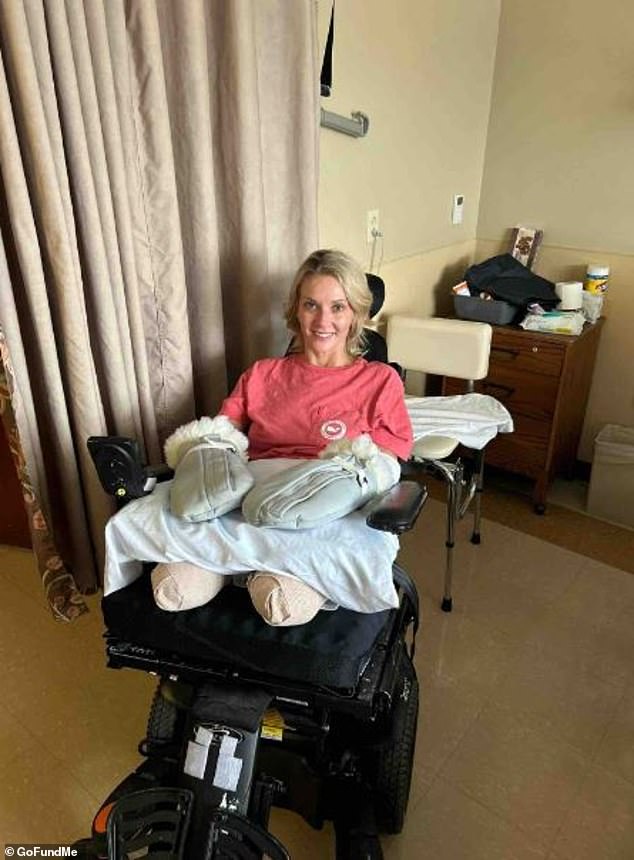 Mullins was initially hospitalized alone with kidney stones, but her condition quickly deteriorated after the stones became infected and she was forced to undergo the dramatic surgery.