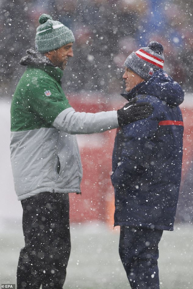 New York traveled to a snowy Gillette Stadium, where the temperature dropped to 35F