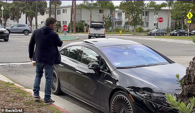 Ben appeared to slam the car door after sitting in the passenger seat, causing a stir on social media