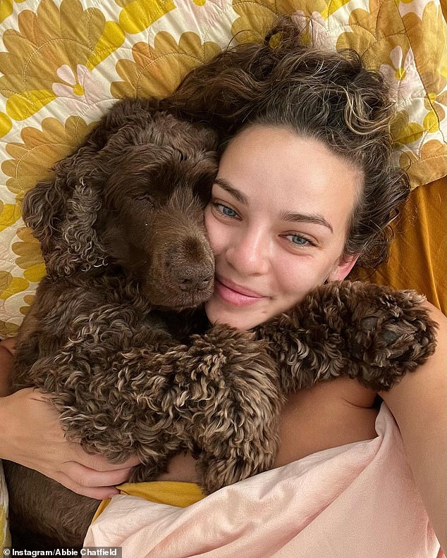 Abbie, who owns a cocker spaniel named Walter (pictured), promptly lashed out at her producer Oscar Gordon for refusing to stop vaping