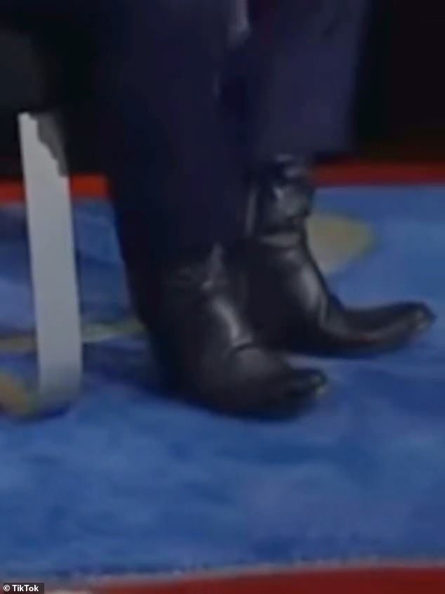 Trump kicked Ron DeSantis by calling him “nice shoes.”