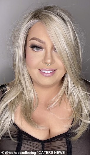 Sarah Andres, 36, shocks people online with her incredible makeup skills after she started learning how to do her makeup