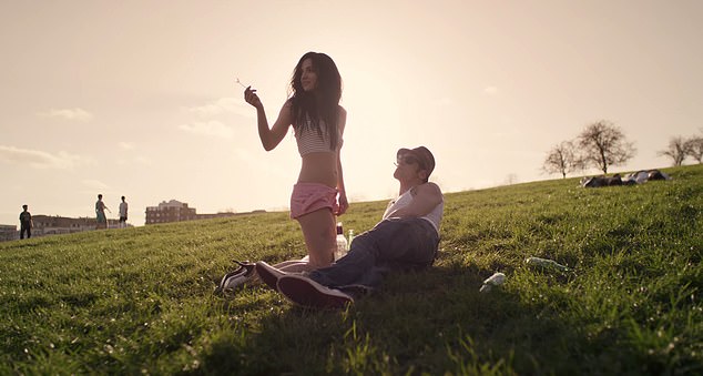 In one scene in the film, Amy and Blake are seen drinking together in a park, with Jack spending most of his time lying down to hide their similar heights.