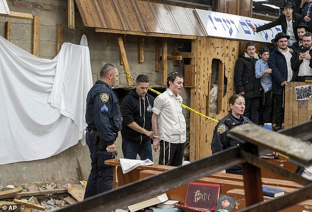 Yesterday, members of the Hasidic community revealed how the six original tunnel builders started building tunnels