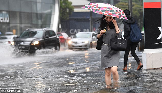 The weekend will be cloudy in Melbourne, after a cool change overnight, with showers