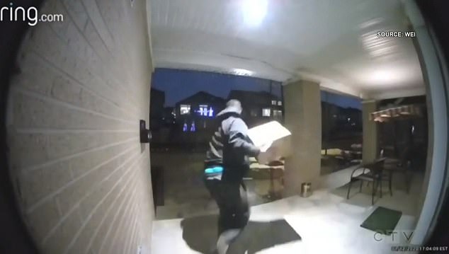 1705056803 581 Canadian police warn that posting videos of alleged package thieves