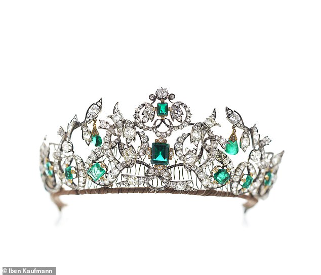 The crown-emerald diadem