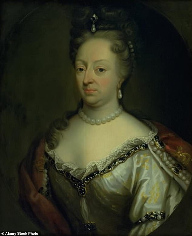 Queen Charlotte Amalie wears a beautiful pearl necklace that is very similar to the pearls in the Crown Pearl and Ruby Parure