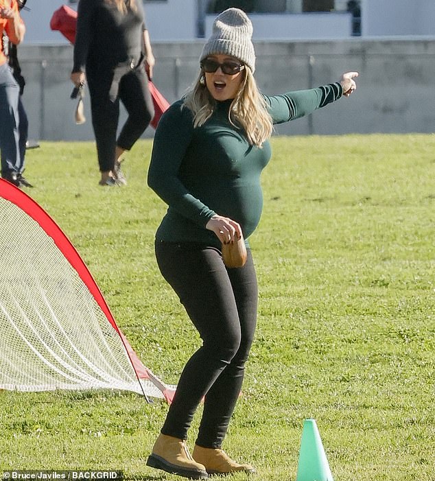 She went to a nearby park with her eldest daughter Banks, five, and some of the little girls' friends