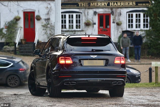 After finishing his meal, Vinnie said goodbye to his friends and left the pub in his 2016 Bentley Bentayga, which retails for more than £160,000.