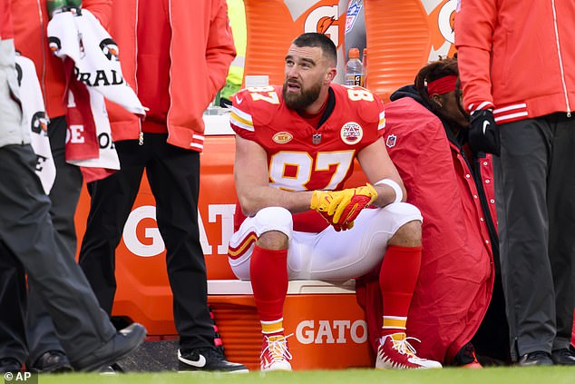 Kelce and the Chiefs play the Dolphins in brutally cold conditions on Saturday night