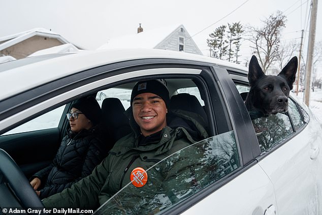 Weltman jumps back into the car with his girlfriend and dog when the addresses are too far apart