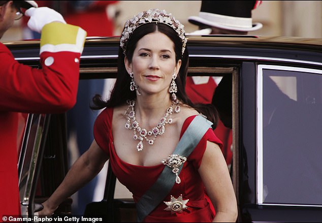 Mary Donaldson arrives for the gala performance in Copenhagen in 2004