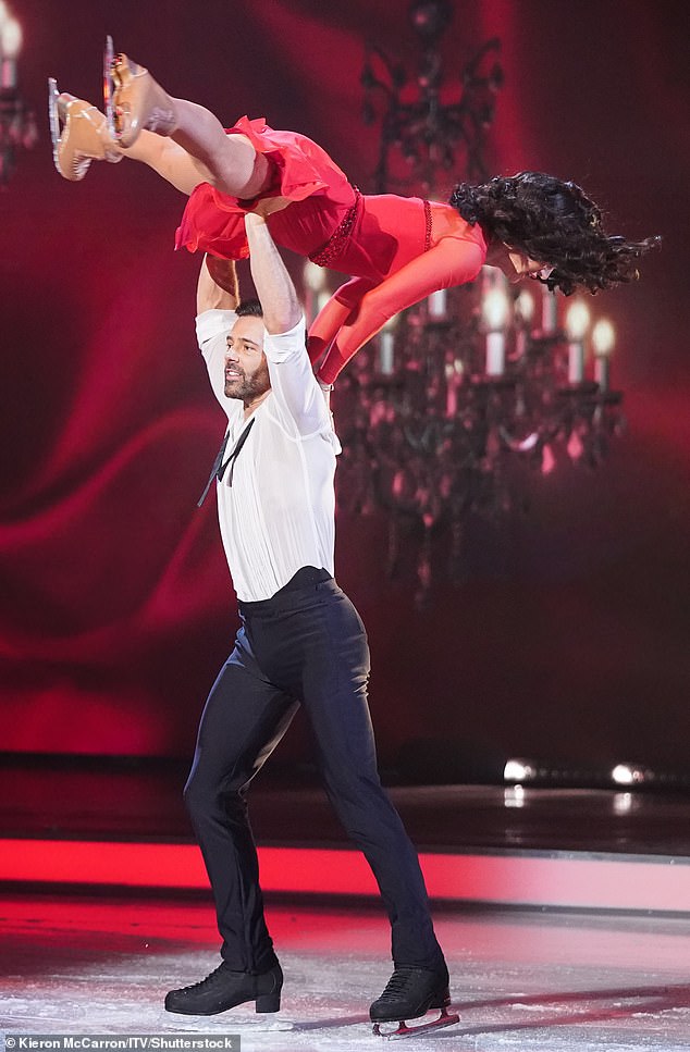 Emmerdale actress Roxy Shahidi was lifted into a helicopter flight as she entered the ice rink for the first time