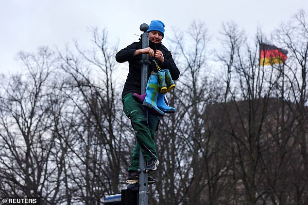 Anger over Berlin's proposal to cut some agricultural subsidies prompted farmers to set up tractor blockades across the country last week, culminating in a major demonstration in Berlin on Monday.