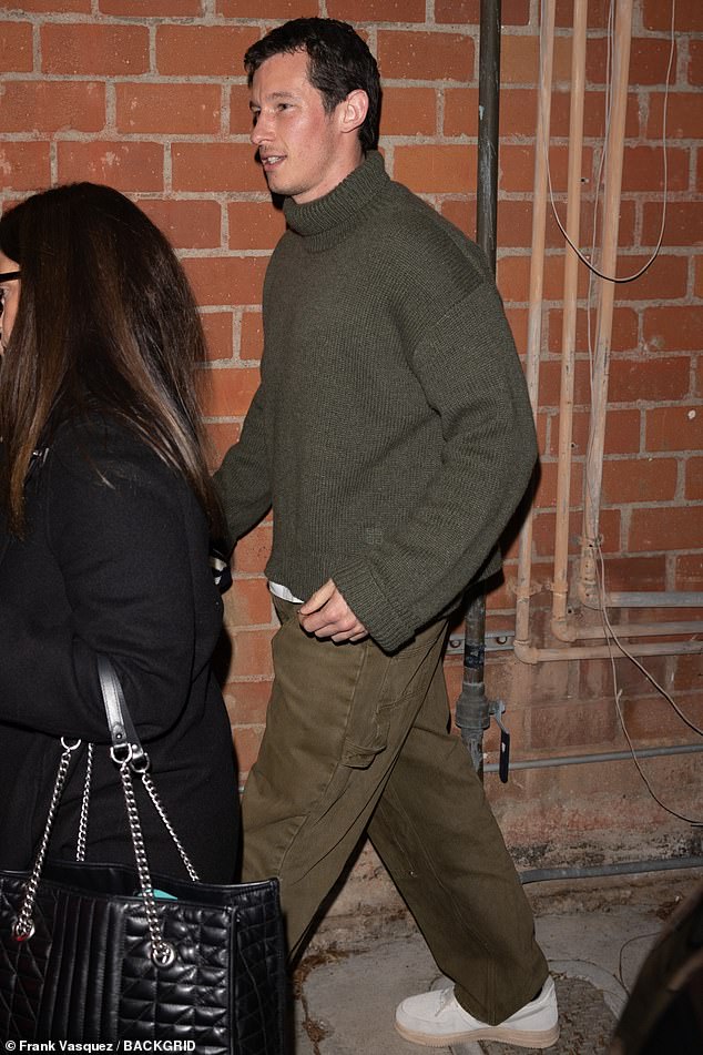 Callum, 33, also left the theater after the question and answer session looking relaxed in a green jumper and khaki trousers.