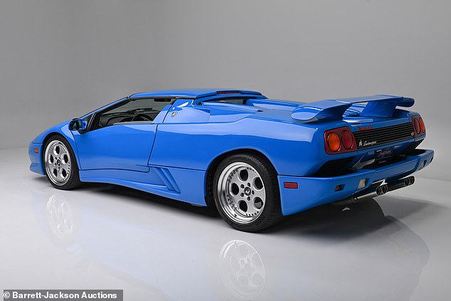 The Diablo succeeded the legendary Countach, which also had supercar scissor doors