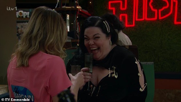 Ella and fan favorite Mandy Dingle (Lisa Riley) will build a close friendship after bonding in Ella's first scenes