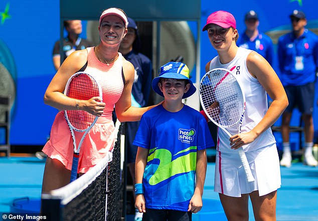 And compatriot Danielle Collins (left) fell in a marathon to No. 1 seed Iga Swiatek