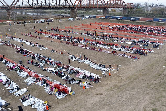 A view of Shelby Park in Eagle Pass during a historic wave of migrants in late December