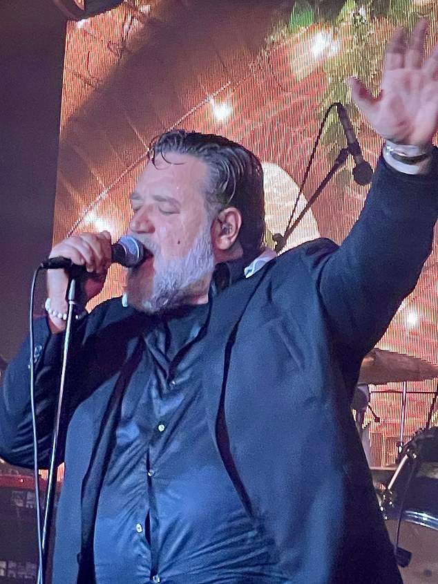 The 59-year-old performed the show, called Russell Crowe's Indoor Garden Party, to a room full of admirers