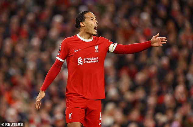 Ferdinand noted that the relatively low fee paid to sign Vidic gave him an edge over Virgil van Dijk