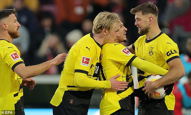 Sancho demanded the ball from the attacker after winning the penalty