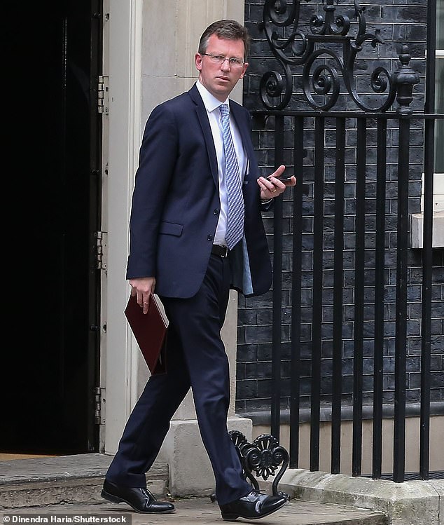 MP Sir Jeremy Wright has urged the government to 'intervene and settle' legal claims