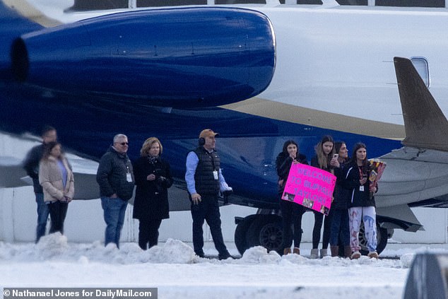 Some hardcore Swift fans waited in the snow and cold to welcome her to Buffalo