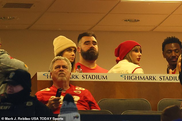 In a luxury box, Swift was seen with Jason, Kylie and Donna Kelce cheering on the Chiefs