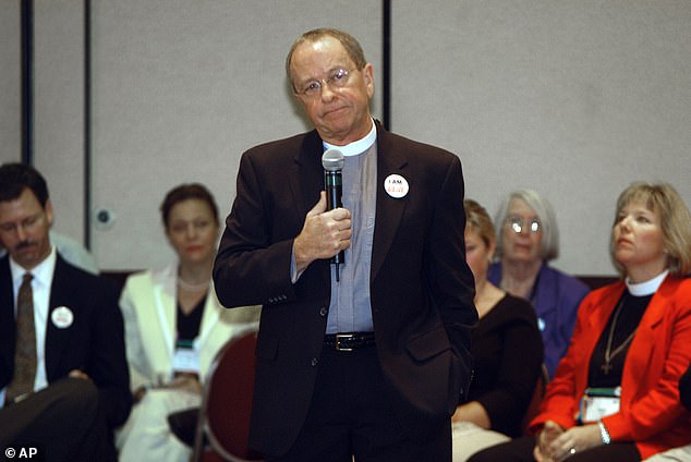 Gene Robinson speaks before the National General Convention of the Episcopal Church in Minneapolis, 2003