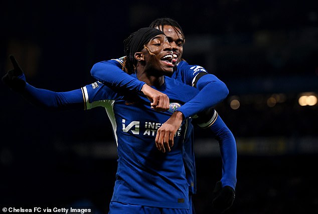 Noni Madueke (centre) scored Chelsea's last to book them a place in the Carabao Cup final