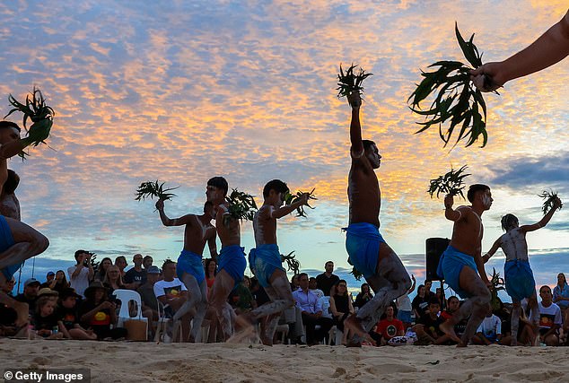 Indigenous La Perouse Gamay dancers and Jannawi Dance Clan performed for the audience (photo)