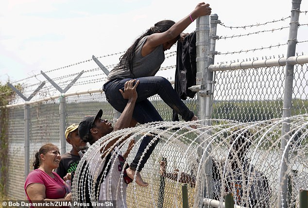 The Supreme Court allows Border Patrol agents to remove razor wire installed by Texas on the border with Mexico