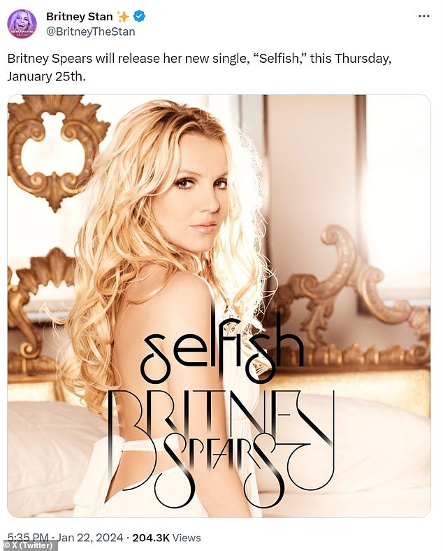 1706275663 919 Britney Spears fans send her 2011 song Selfish soaring back