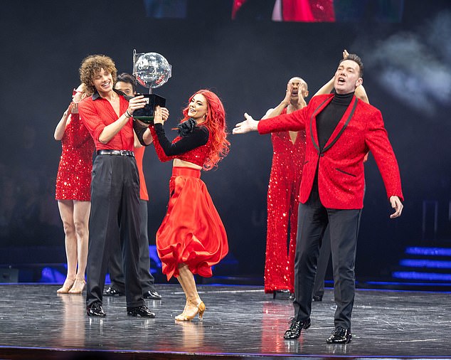 Judge Craig Revel Horwood (R) announced Bobby and Dianne as the winner