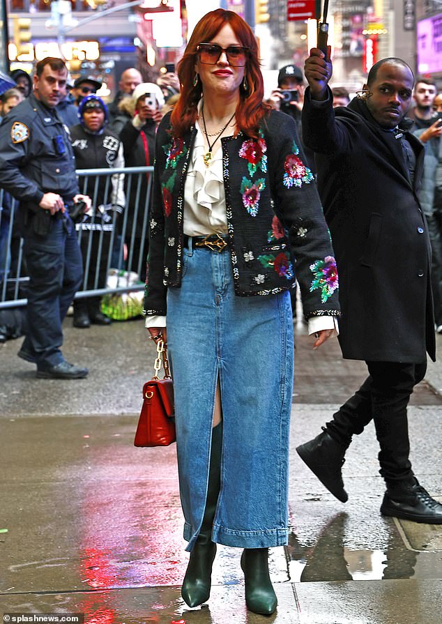 The actress, 55, was photographed making her way into the programme's production room, and was later greeted by some of her fans after wrapping up her performance.