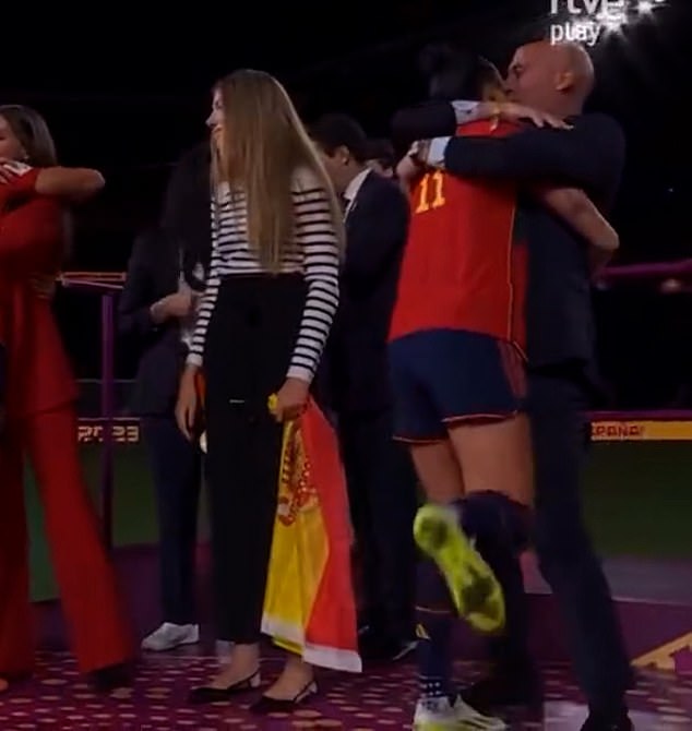 Spanish FA president Rubiales (right) wrapped his arms around Spanish striker Hermoso and gave her a big hug while whispering in her ear