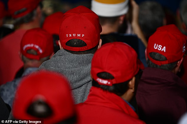 A sea of ​​red hats as rally goers listen to Donald Trump's speech during his rally in Las Vegas, Nevada on Saturday, January 27, 2024