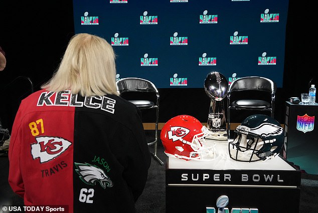 The personalized jacket featured the jersey numbers, names and team colors of both her sons