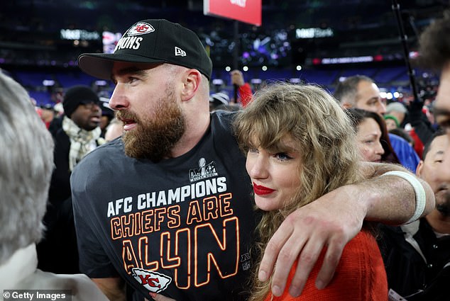 Kelce and Swift celebrated together after he led the Chiefs to a stunning victory