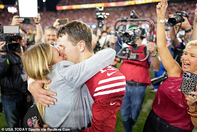 Brock Purdy kisses fiancée Jenna Brandt on the court after inspiring the 49ers' comeback